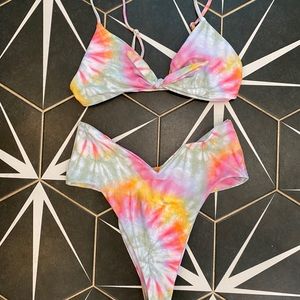 Skate Bikini. Woodstock tie die print